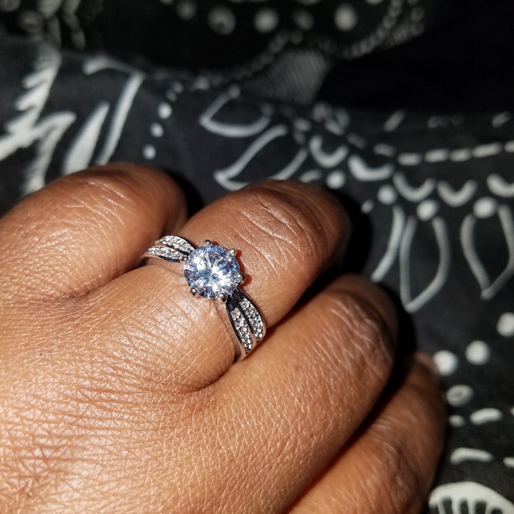 Ring - Picture 4 of 6